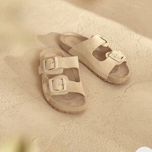 Manebí- Suede Traveler Nordic Sandals
Hamptons
